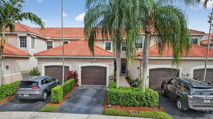 Property Photo: 1291 Sorrento Dr 1291 FL 33326
