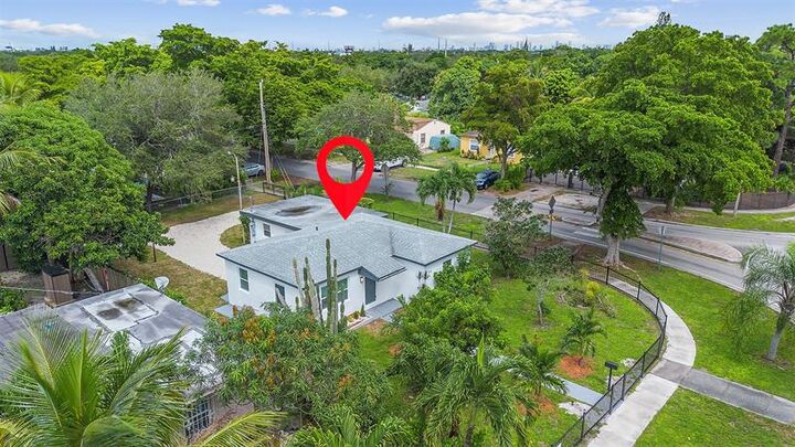 1005 NW 123rd St  North Miami FL 33168 photo