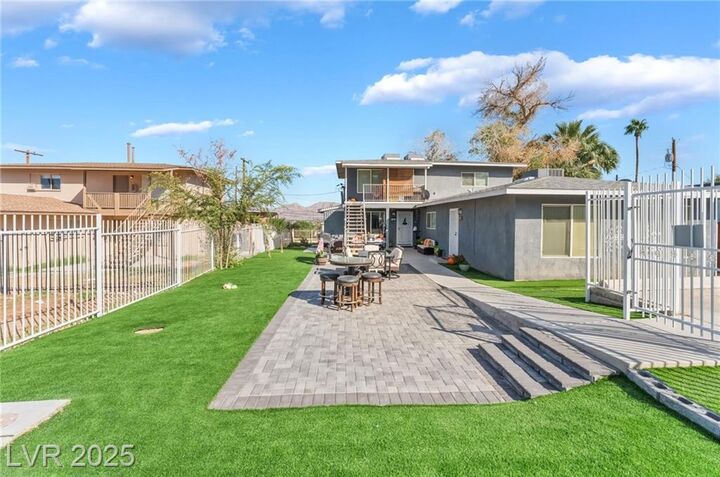 Property Photo: 370 North 13th Street NV 89101