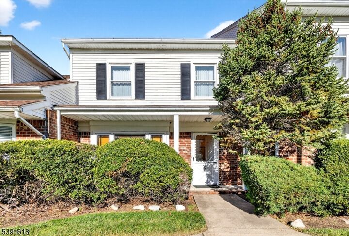 37 Wareham Ct  Scotch Plains Twp. NJ 07076 photo