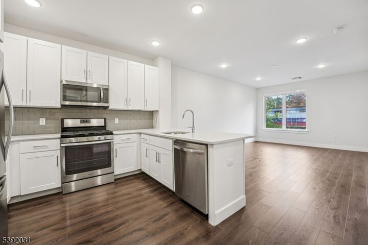 Property Photo:  41 W Prospect St  NJ 07463 