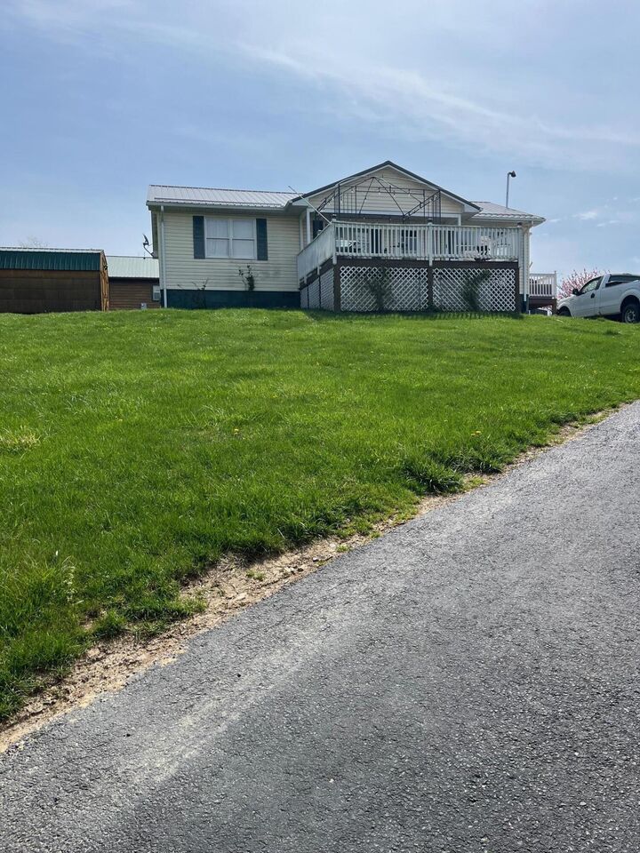 Property Photo: 609 Brier Hill Ln WV 24970