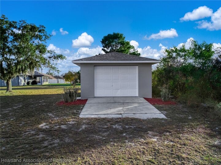 Property Photo:  1421 Goldbud Street  FL 33852 