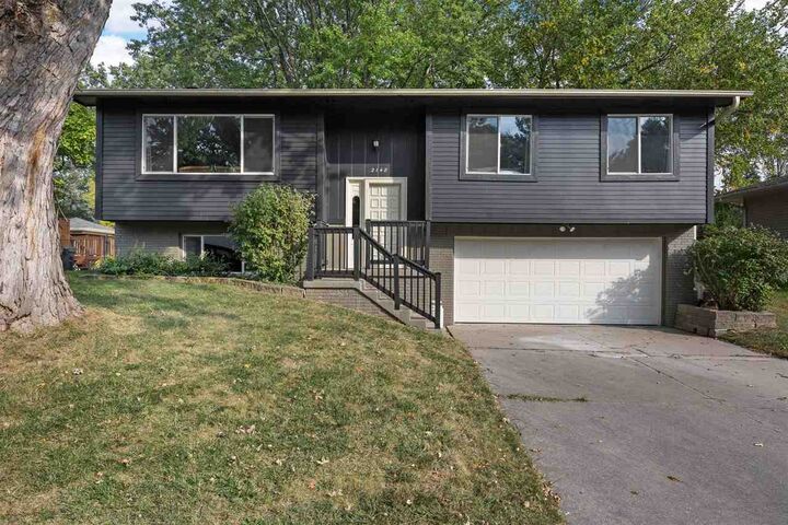 Property Photo: 2148 Russell Dr IA 52240