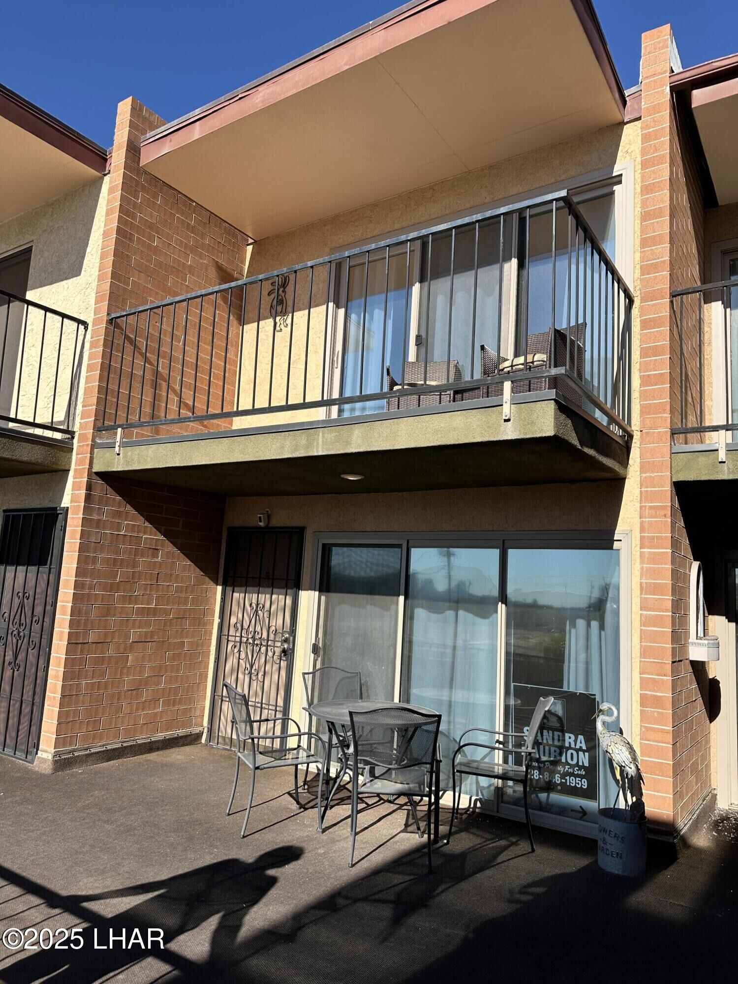 Property Photo: 89 Acoma Blvd 19 AZ 86403