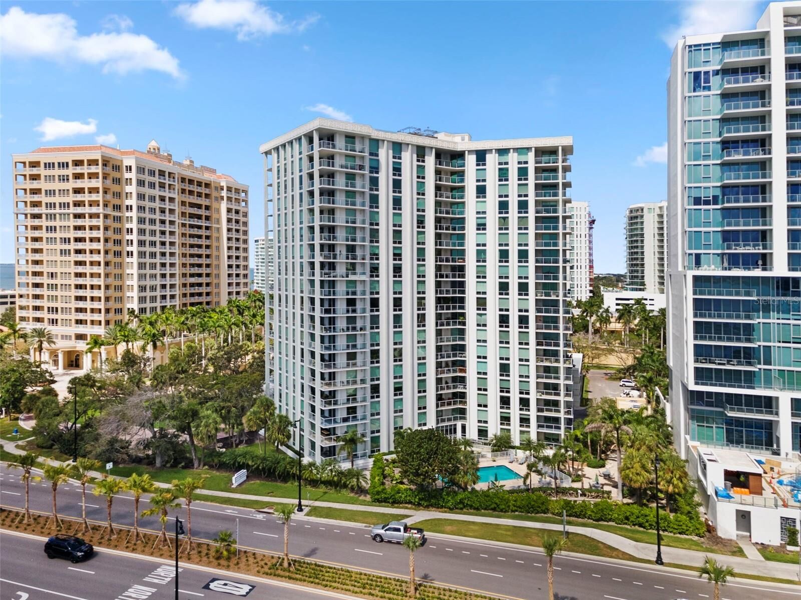 Property Photo:  1111 N Gulfstream Avenue 6B  FL 34236 