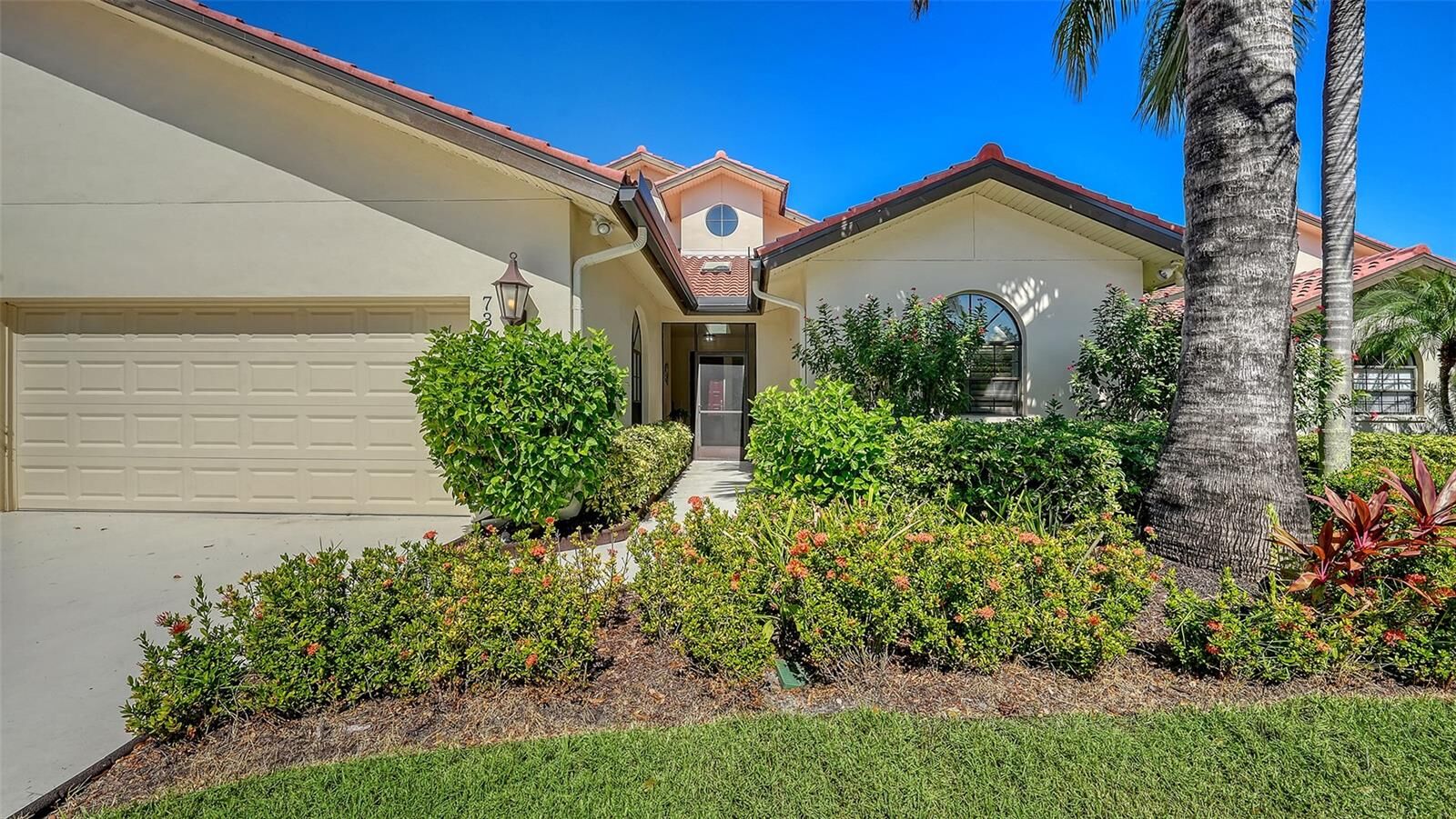 Property Photo: 7340 Villa D Este Drive FL 34238