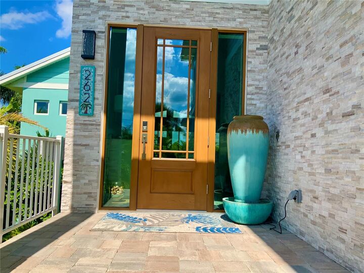 Property Photo:  262 Island Circle  FL 34242 