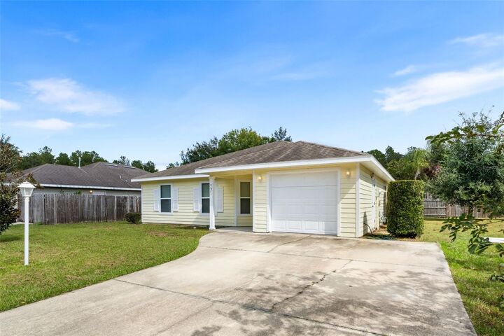 Property Photo:  4671 NE 15th Terrace  FL 32609