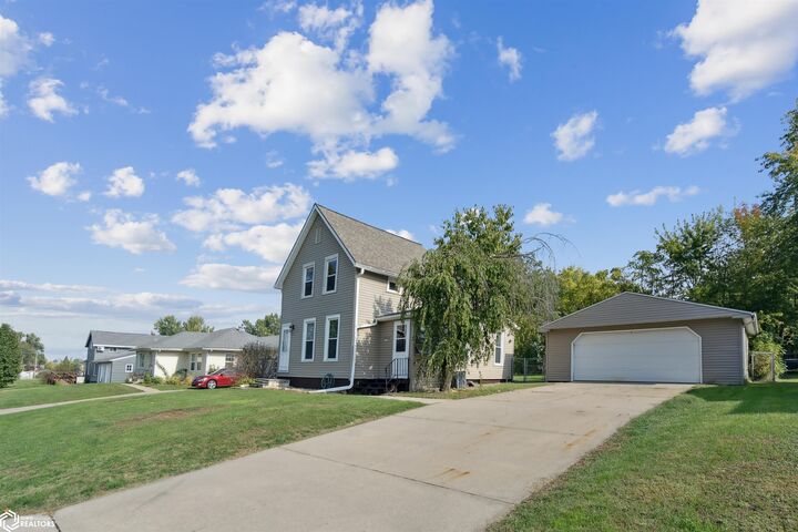 Property Photo: 1108 S 4th Street IA 50158