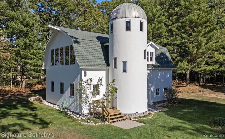 Property Photo:  8282 W Harrison Road  MI 49436 9351