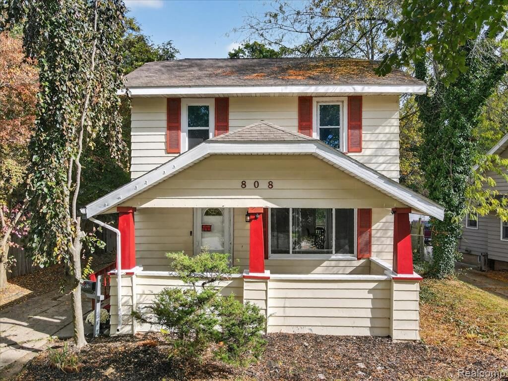Property Photo:  808 Marquette Street  MI 48504 7716 