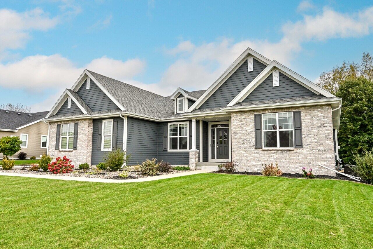 Property Photo: W212n6064 Legacy Trl WI 53051