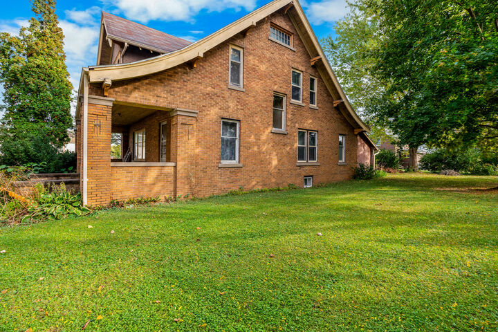 Property Photo: W1945 Main St WI 53178