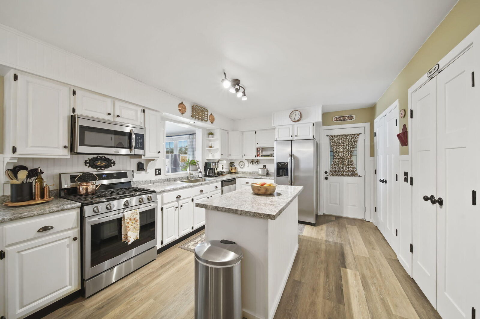 Property Photo: 1120 Chapel Road MI 49269