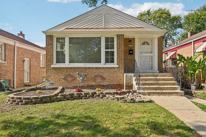 Property Photo: 12850 S Parnell Avenue IL 60628