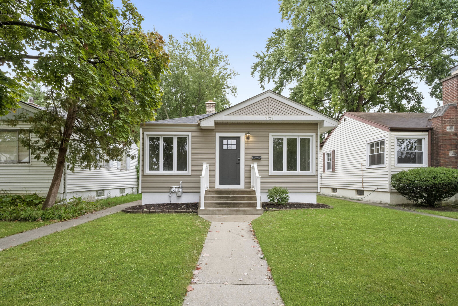 Property Photo:  3723 W 104th Street  IL 60655 