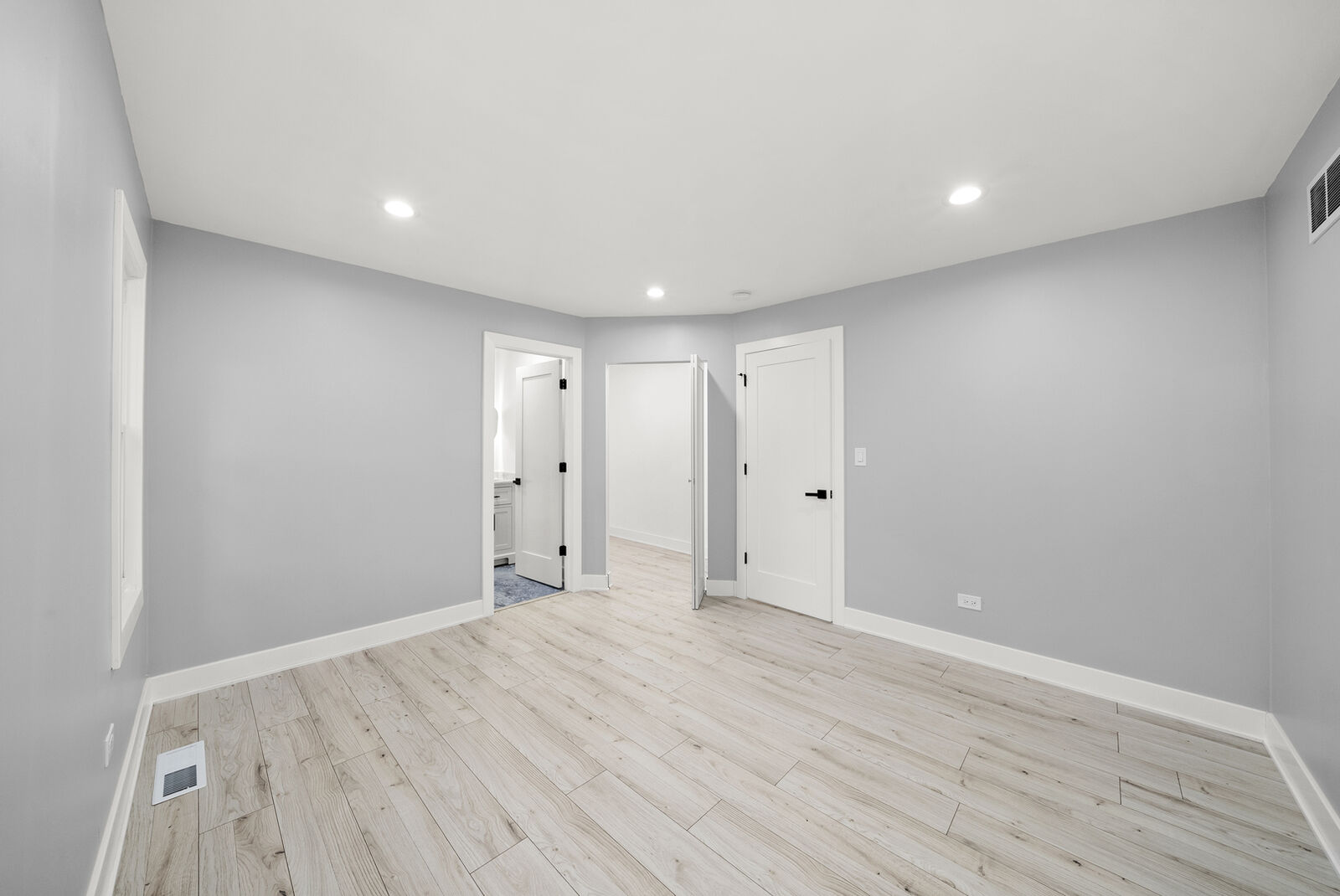 Property Photo:  3723 W 104th Street  IL 60655 