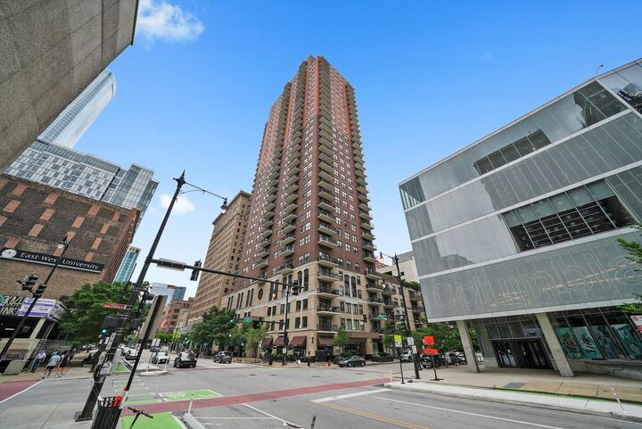 Property Photo: 41 E 8th Street 1404 IL 60605