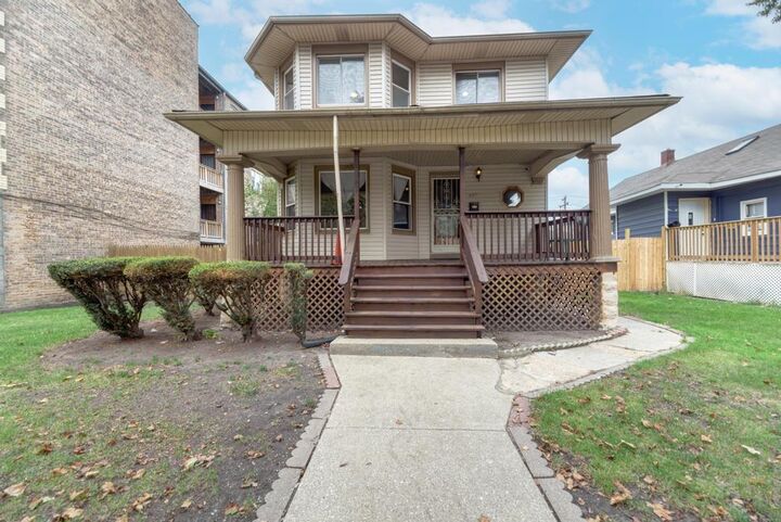 Property Photo: 820 S 17th Avenue IL 60153