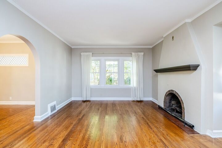 Property Photo:  425 N Catherine Avenue  IL 60526 