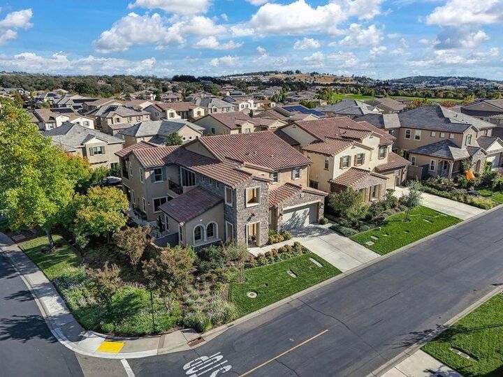 Property Photo: 507 Dali Court CA 95762
