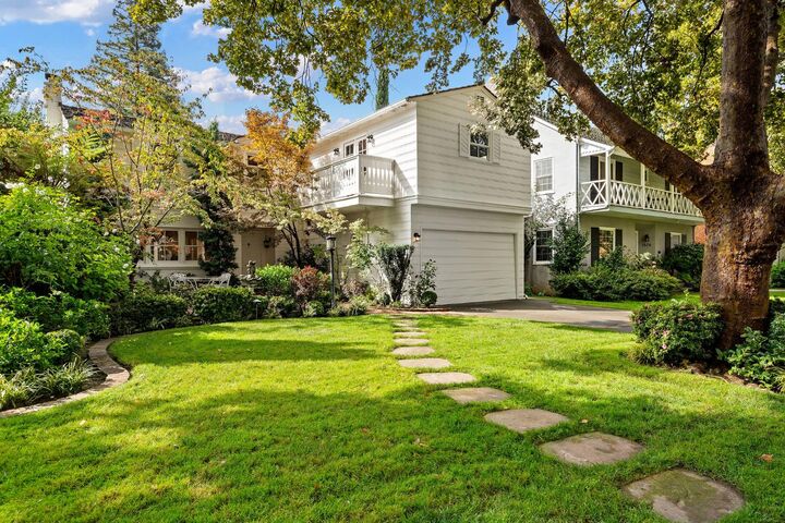 Property Photo: 1432 Teneighth Way CA 95818