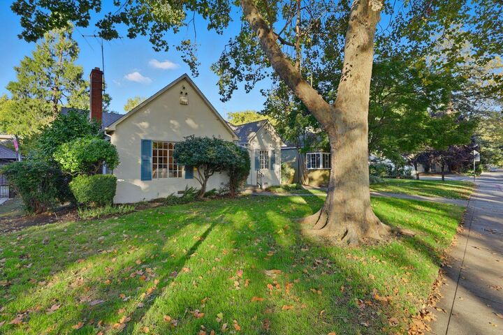 Property Photo: 1615 Vallejo Way CA 95818