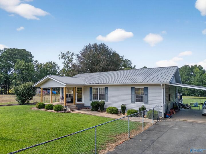 Property Photo: 9190 Goodwin Lane AL 35903
