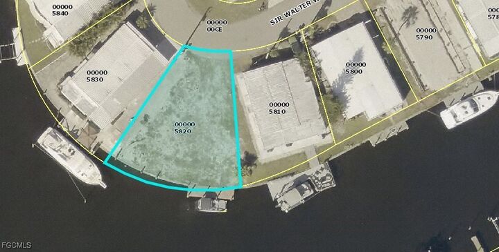 Property Photo:  5563 Sir Walter Way  FL 33917 