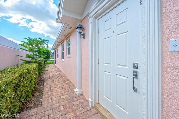 Property Photo:  4231 Redonda Lane  FL 34119 