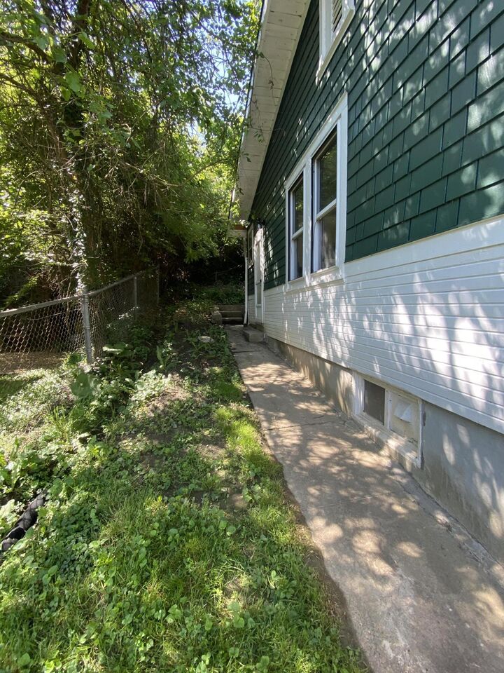 Property Photo: 1111 John Street KY 41016