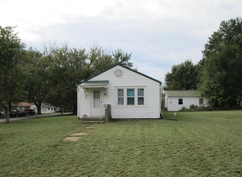 Property Photo: 425 S Gex Street MO 63549