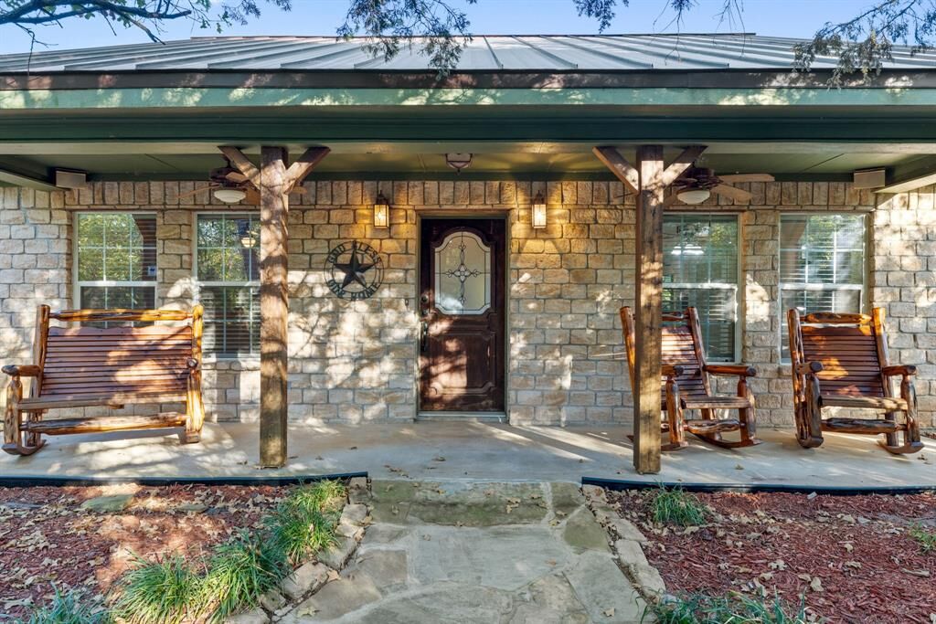 Property Photo:  600 Seals Road  TX 76226
