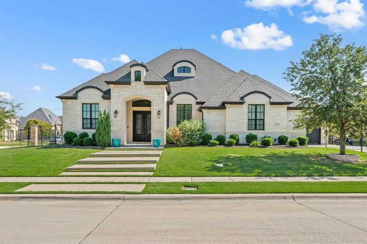 Property Photo: 1213 Rothschild Boulevard TX 76092