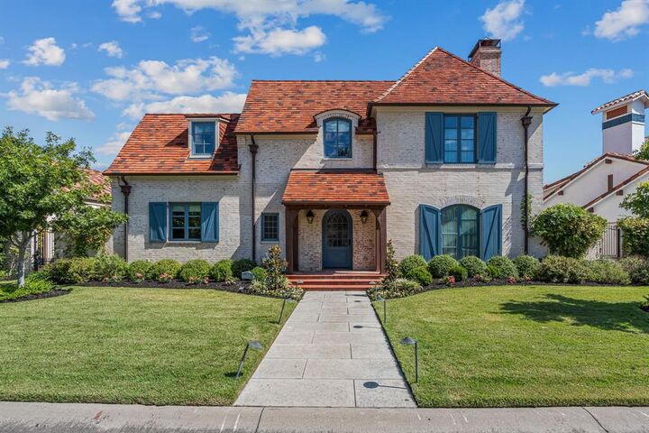 Property Photo:  808 Dunham Close  TX 76114 