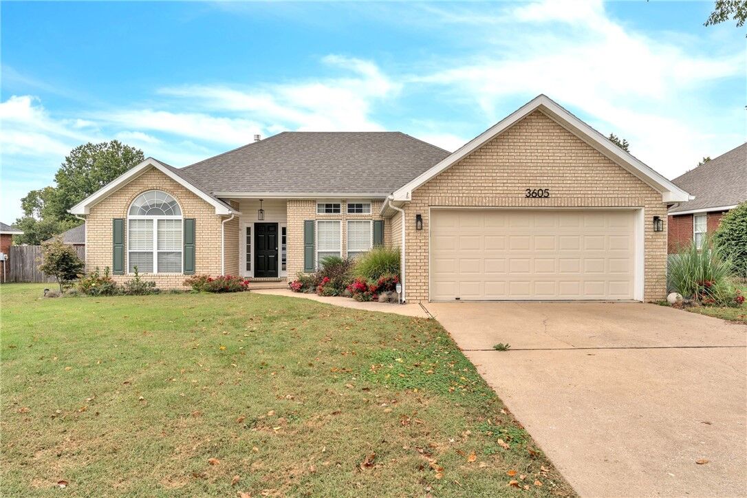Property Photo: 3605 W Center Street AR 72756