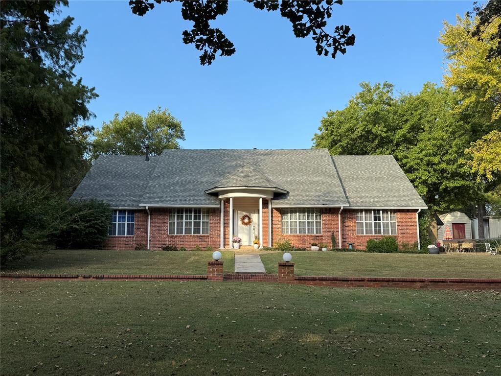 Property Photo:  5501 Blackjack Ridge Road  OK 73150 