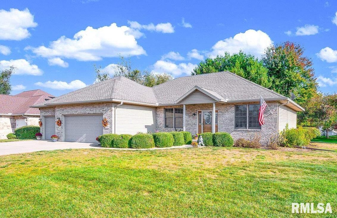 Property Photo: 1906 Liberty Court IL 61554