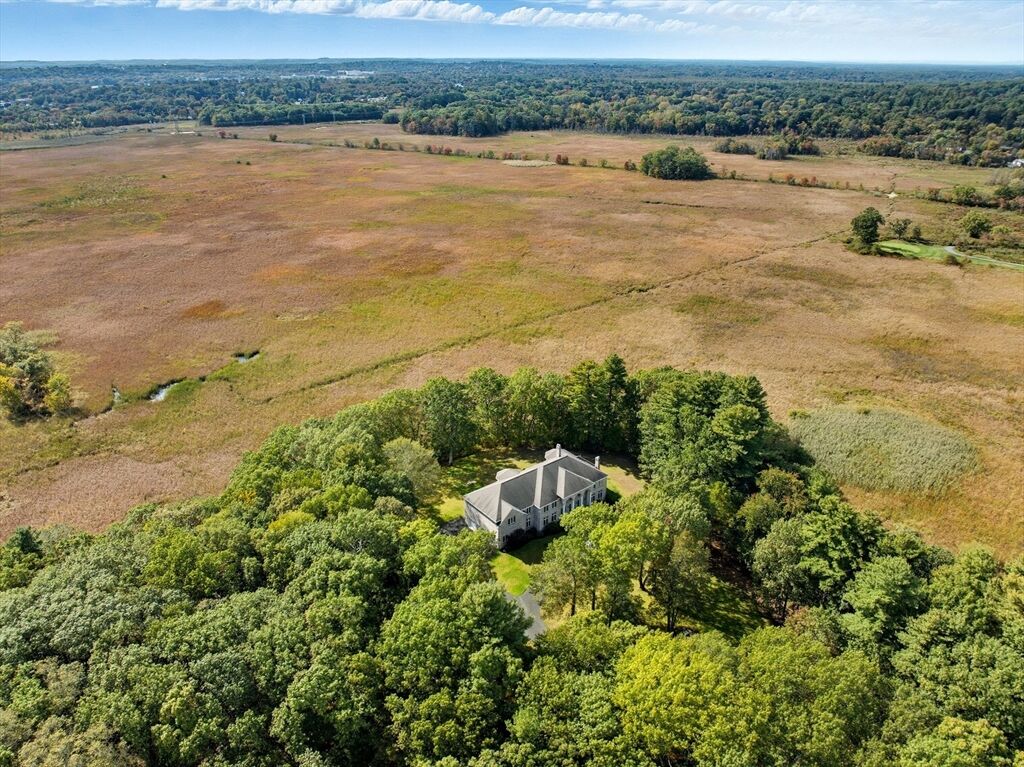 Property Photo:  11 Elizabeth Way  MA 01940