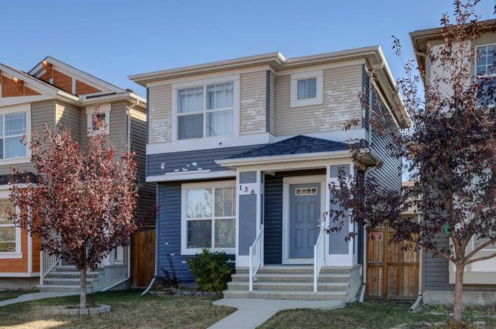 136 Evansborough Way NW  Calgary AB T3P 0M5 photo
