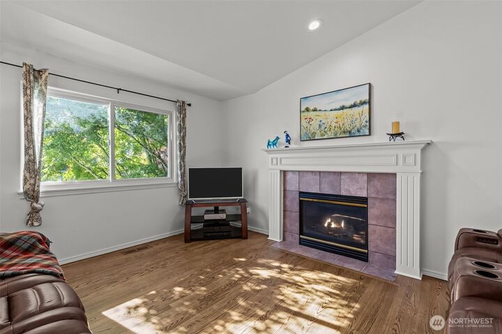 Property Photo:  2823  151st Place SW  WA 98087 