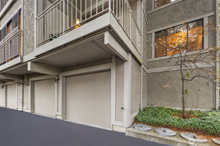 Property Photo:  19523  86th Avenue W 523  WA 98026 