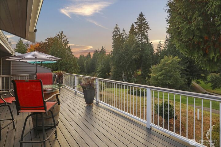 Property Photo:  15000  Village Green Drive 18  WA 98012 