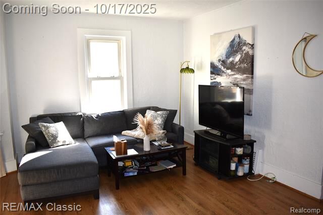 Property Photo:  135 Park Avenue  MI 48442 