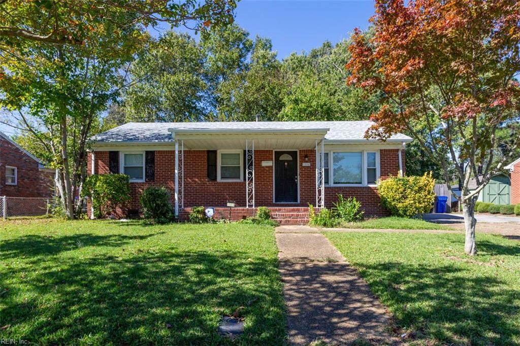 Property Photo:  1504 City Park Ave  VA 23701