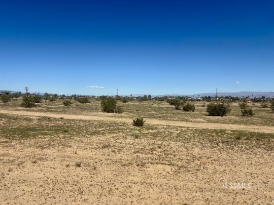 Property Photo:  509-090-26 Vulcan  CA 93555