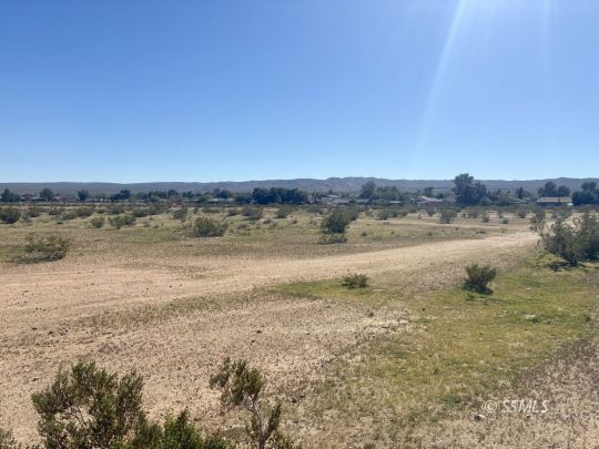 Property Photo:  509-090-25 Vulcan  CA 93555