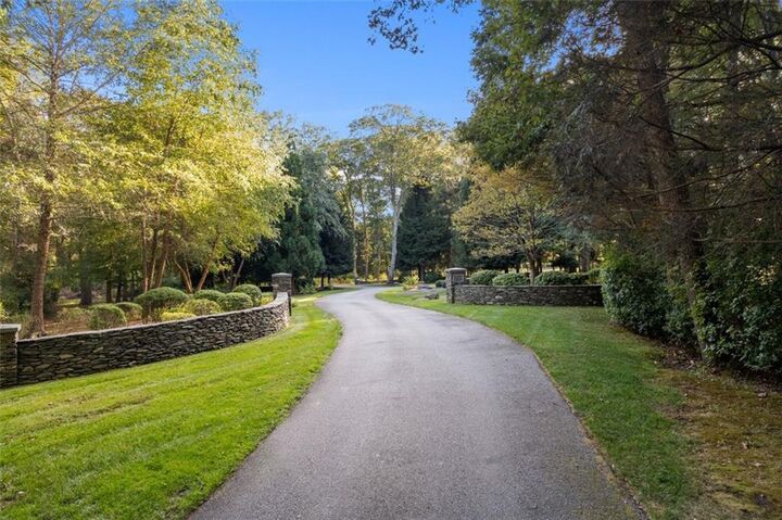 Property Photo: 1191 North Main Road RI 02835