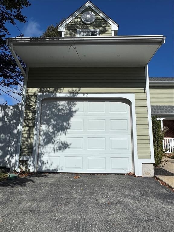 62 Memorial Boulevard  Newport RI 02840 photo